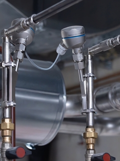 Non-invasive thermometer for energy monitoring