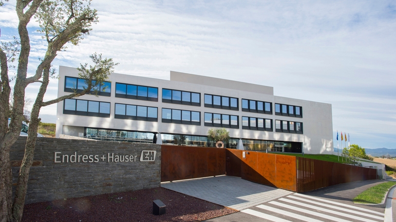 Endress+Hauser Spain inaugurated its new building in Sant Cugat del Vallès close to Barcelona.