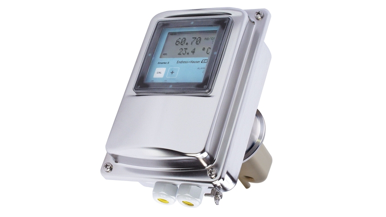 Smartec CLD134 is a hygienic conductivity system ensuring the highest process safety and quality.