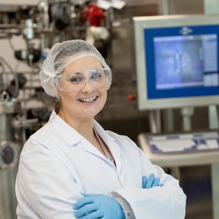 Biotechnologist in a laboratory