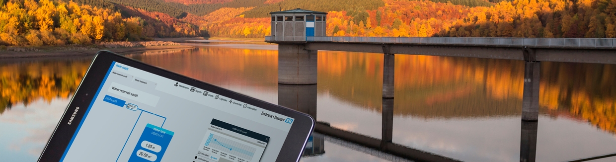 Water reservoir with dashboard of Netilion Water Networks Insights