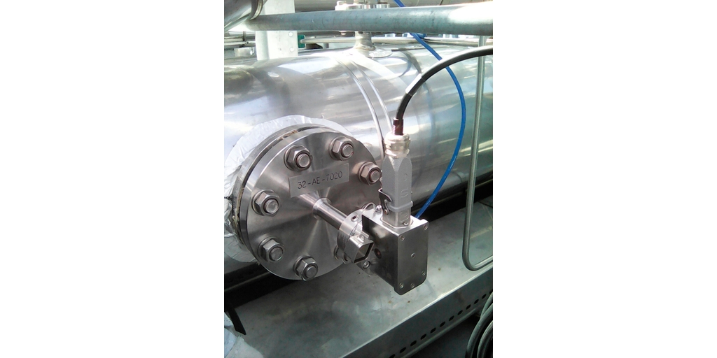Raman Rxn-41 probe LNG bunker ship Raman Rxn-41 probe installed on an LNG bunkering ship transfer line